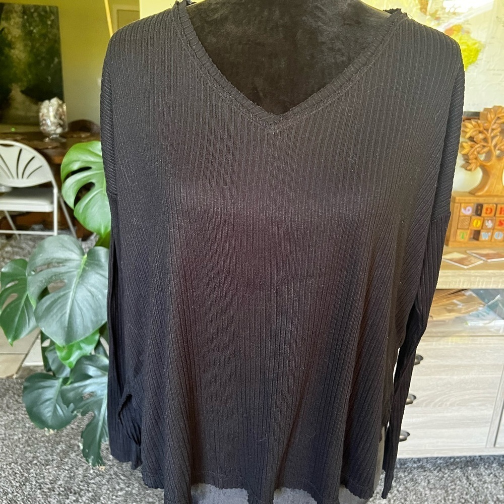 Wild Fable Black Textured V-Neck Top